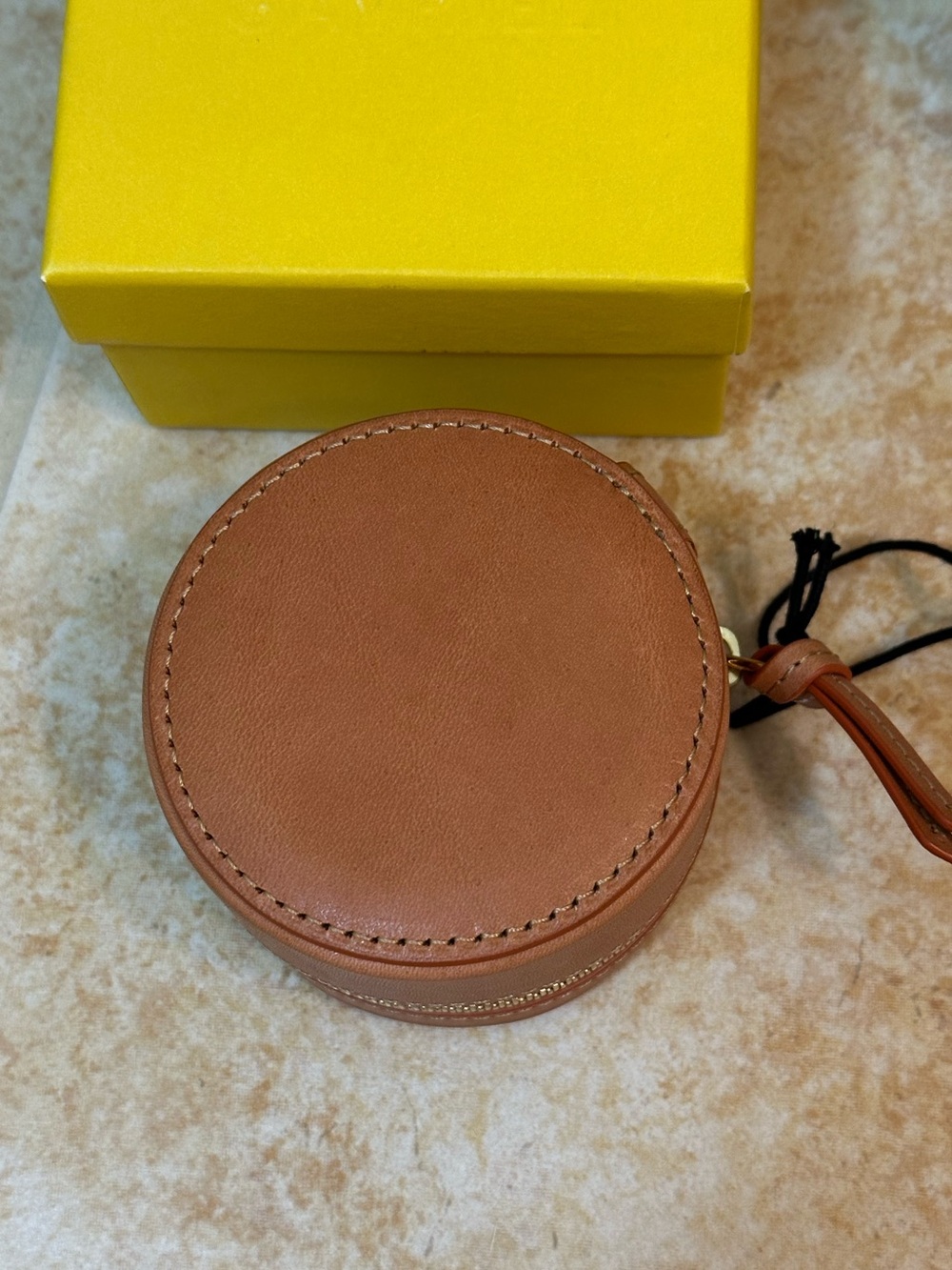 NWT Mansur Gavriel Round Leather Zip Jewelry Case Cammelo - Picture 8 of 8